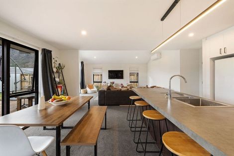 Photo of property in 17 Cheviot Street, Jacks Point, 9371