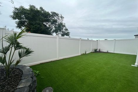 Photo of property in 21e Putini Road, Mangere Bridge, Auckland, 2022