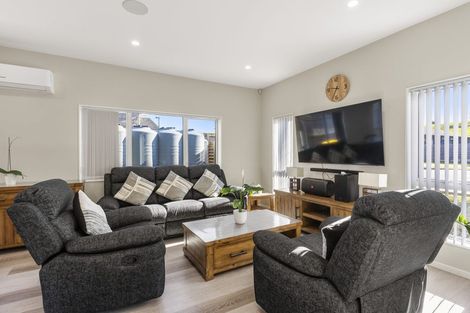 Photo of property in 24 Holcroft Street, Papakura, 2110