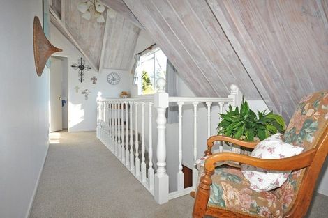 Photo of property in 3 Pohutukawa Avenue, Red Beach, 0932