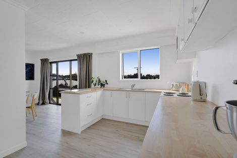 Photo of property in 15e Rospeath Crescent, Spotswood, New Plymouth, 4310