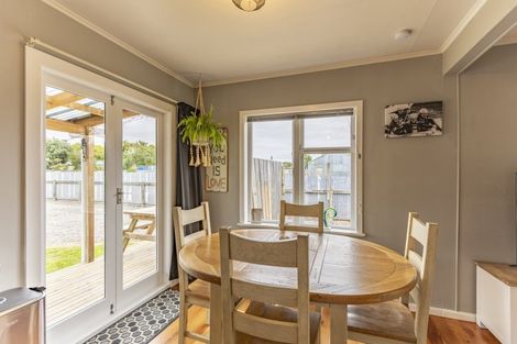 Photo of property in 22 Ross Street, Otane, 4202