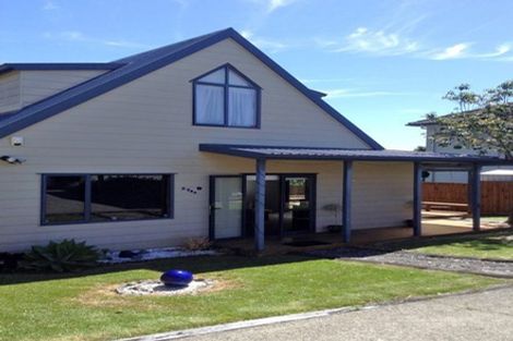 Photo of property in 274 Rangatira Road, Beach Haven, Auckland, 0626
