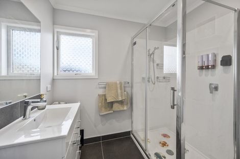 Photo of property in 112 Clarence Cox Crescent, Pirimai, Napier, 4112