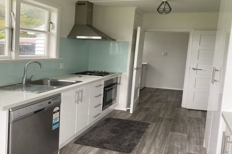 Photo of property in 70 Judd Crescent, Naenae, Lower Hutt, 5011