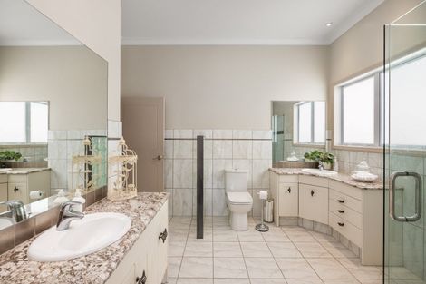 Photo of property in 2r Molloy Rise, Pyes Pa, Tauranga, 3112