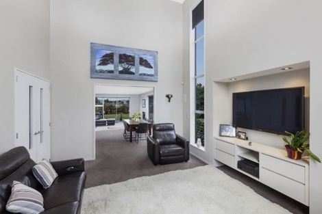 Photo of property in 31 Linkwater Way, Parklands, Christchurch, 8083