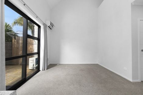 Photo of property in 27u2 Seddon Road, Frankton, Hamilton, 3204