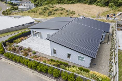 Photo of property in 16 Prestbury Grove, Churton Park, Wellington, 6037