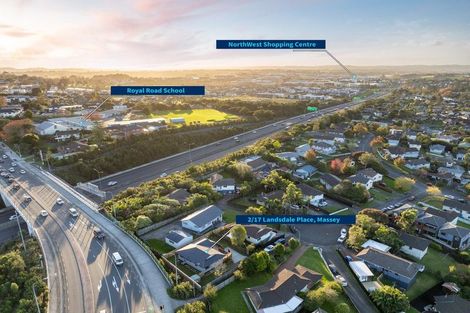 Photo of property in 2/17 Landsdale Place, Massey, Auckland, 0614