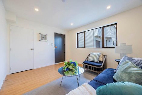 Photo of property in 37a Allington Road, Massey, Auckland, 0614