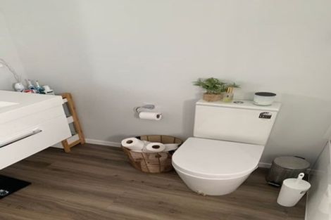 Photo of property in 29b Glanmire Road, Newlands, Wellington, 6037