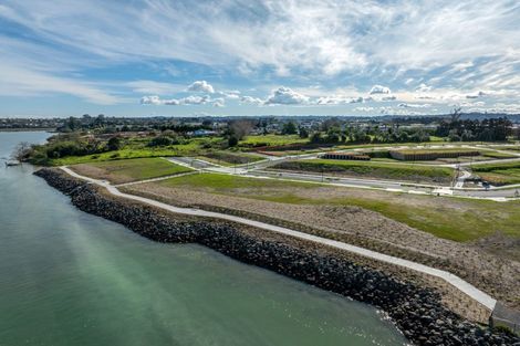 Photo of property in 25 Harbourside Parade, Hobsonville, 0616