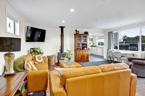 Photo of property in 15 Auroa Road, Otakeho, Hawera, 4678