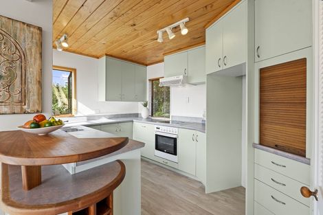 Photo of property in 26 Pacific Parade, Army Bay, Whangaparaoa, 0930