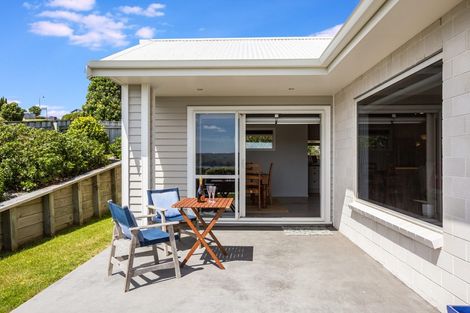 Photo of property in 2 Pacific View, Whitby, Porirua, 5024