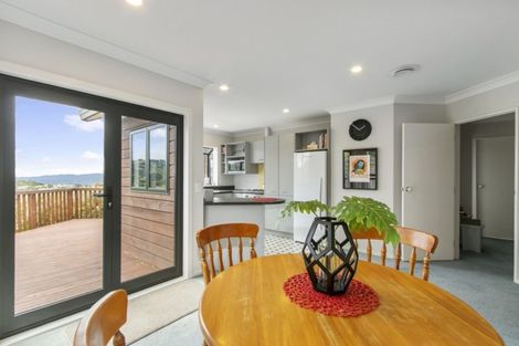 Photo of property in 2/7 Banksia Grove, Maungaraki, Lower Hutt, 5010
