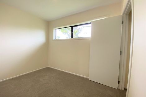 Photo of property in 38 Royal View Road, Te Atatu South, Auckland, 0610