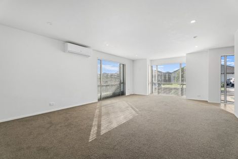 Photo of property in 31 Aviation Street, Takanini, 2112