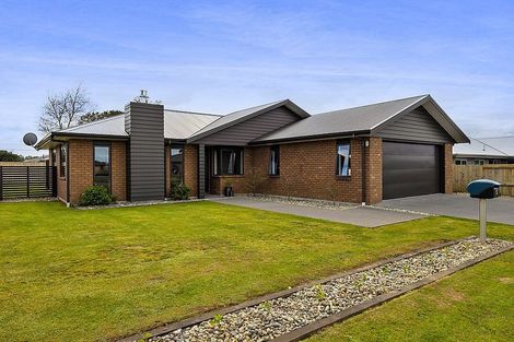 Photo of property in 6 Montague Grove, Stratford, 4332