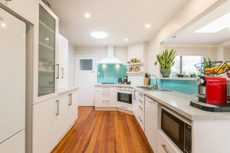 Photo of property in 52 Meeanee Road, Taradale, Napier, 4112