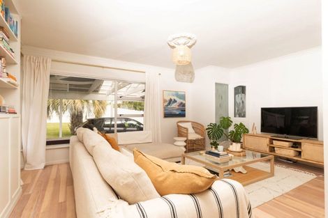 Photo of property in 11a Mizpah Road, Waiake, Auckland, 0630