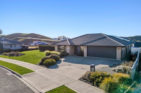 Photo of property in 14 Huntaway Close, Stoke, Nelson, 7011