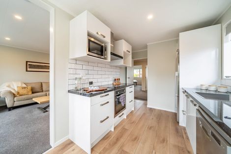 Photo of property in 48f2- Kowhai Avenue, Ebdentown, Upper Hutt, 5018