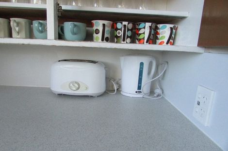 Photo of property in 2 Hawkhurst Road, Lyttelton, 8082