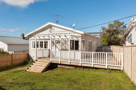 Photo of property in 23 Brandon Road, Glen Eden, Auckland, 0602