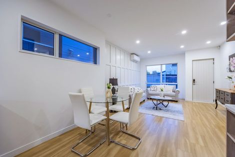 Photo of property in 76b Glenmore Road, Sunnyhills, Auckland, 2010