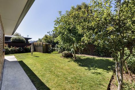 Photo of property in 15 Solway Avenue, Ilam, Christchurch, 8041