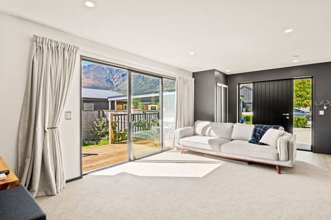 Photo of property in 19 Maize Street, Jacks Point, Queenstown, 9371