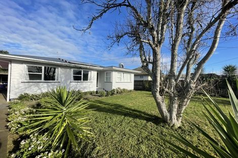 Photo of property in 28 Kairanga Street, Mangere East, Auckland, 2024