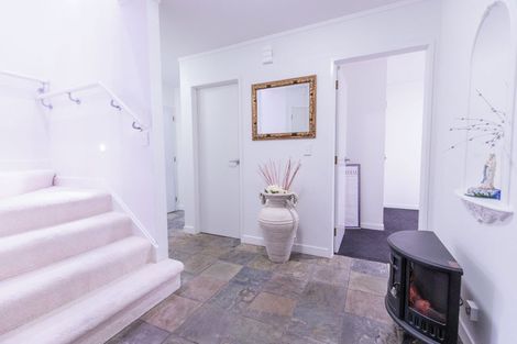 Photo of property in 3 Shastri Terrace, Khandallah, Wellington, 6035