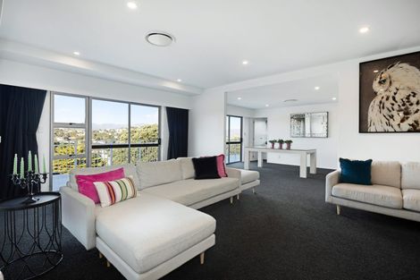 Photo of property in 99 Akaroa Drive, Maupuia, Wellington, 6022