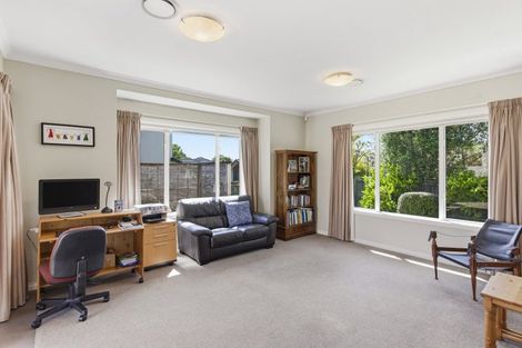 Photo of property in 10 Metzenthin Close, Raumati South, Paraparaumu, 5032