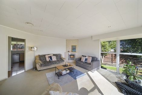 Photo of property in 17 Tupaki Place, Pakuranga Heights, Auckland, 2010