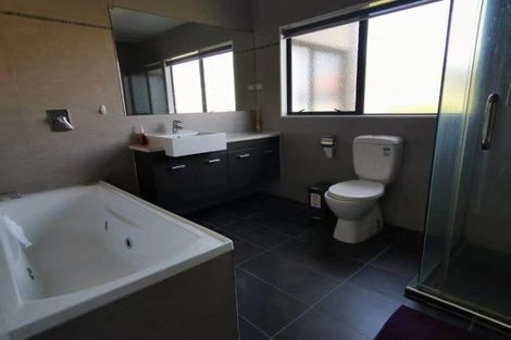 Photo of property in 4 Hornbill Drive, Fairview Heights, Auckland, 0632
