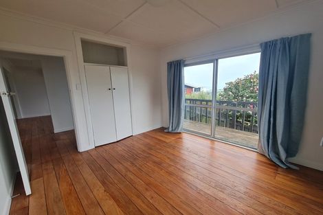 Photo of property in 54 Pioneer Road, Moturoa, New Plymouth, 4310