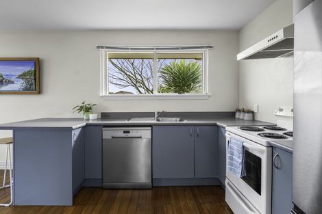 Photo of property in 82 Farquhars Road, Redwood, Christchurch, 8051