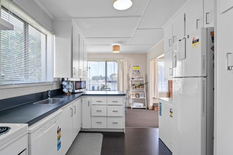 Photo of property in 220 Conyers Street, Strathern, Invercargill, 9812