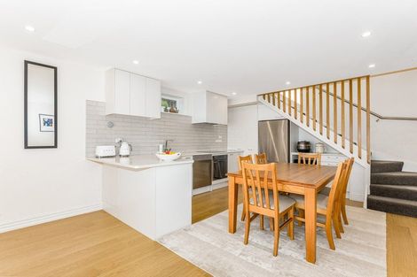 Photo of property in 27 Princess Terrace, Newtown, Wellington, 6021