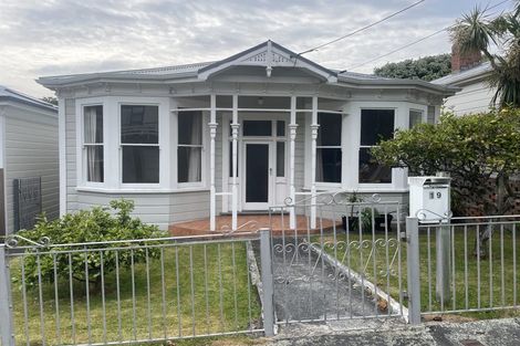 Photo of property in 19 Myrtle Crescent, Mount Cook, Wellington, 6021
