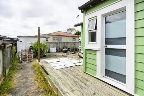 Photo of property in 18 Fairs Road, Milson, Palmerston North, 4414