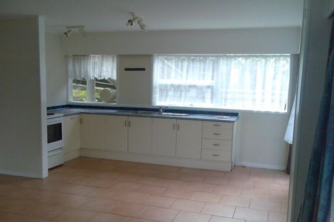 Photo of property in 2/223 Eskdale Road, Birkenhead, Auckland, 0626