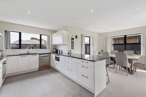 Photo of property in 32 Kotare Avenue, Rangiora, 7400