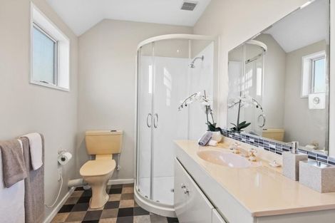 Photo of property in 2 Hatfield Place, Avonhead, Christchurch, 8042