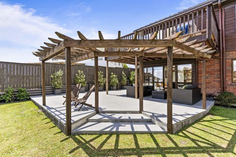 Photo of property in 98 Bleakhouse Road, Howick, Auckland, 2014