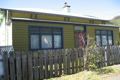 Photo of property in 9 Waimea Road, Nelson South, Nelson, 7010